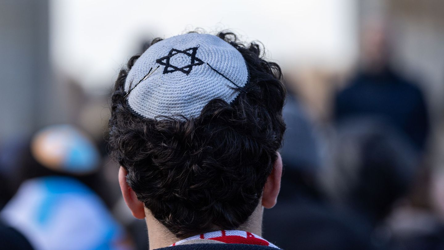 Judenfeindliche Angriffe: Starker Anstieg antisemitischer Vorfälle: „Tabus fallen“