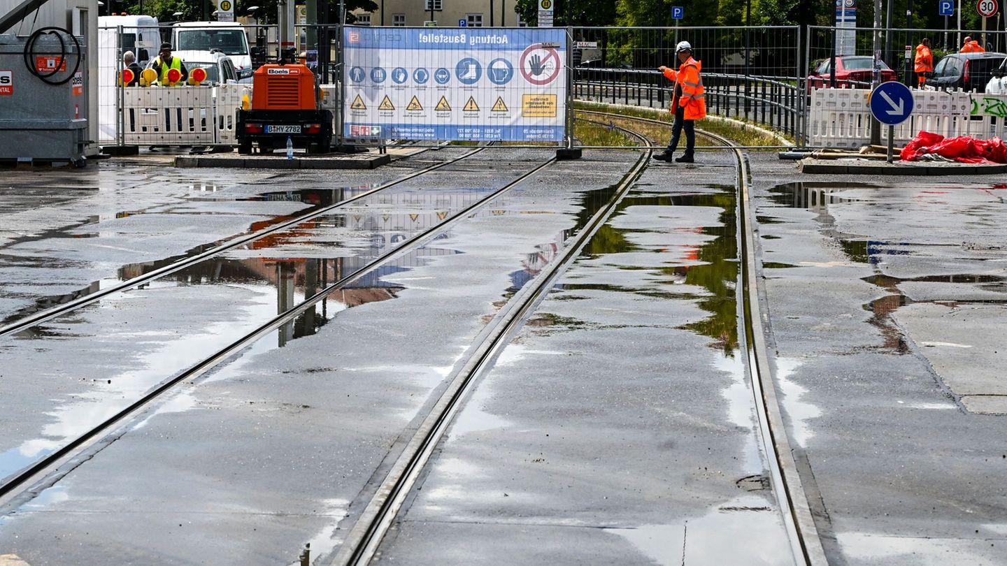 Marodes Bauwerk: Wuhlheide-Brücke: wieder freie Fahrt für Trams