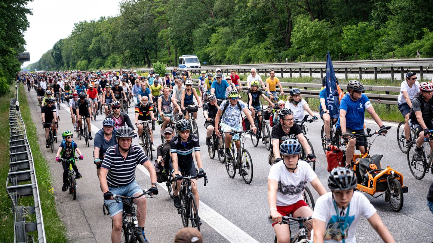 „Alle aufs Rad“: Zehntausende bei ADFC-Fahrradsternfahrt in Berlin erwartet