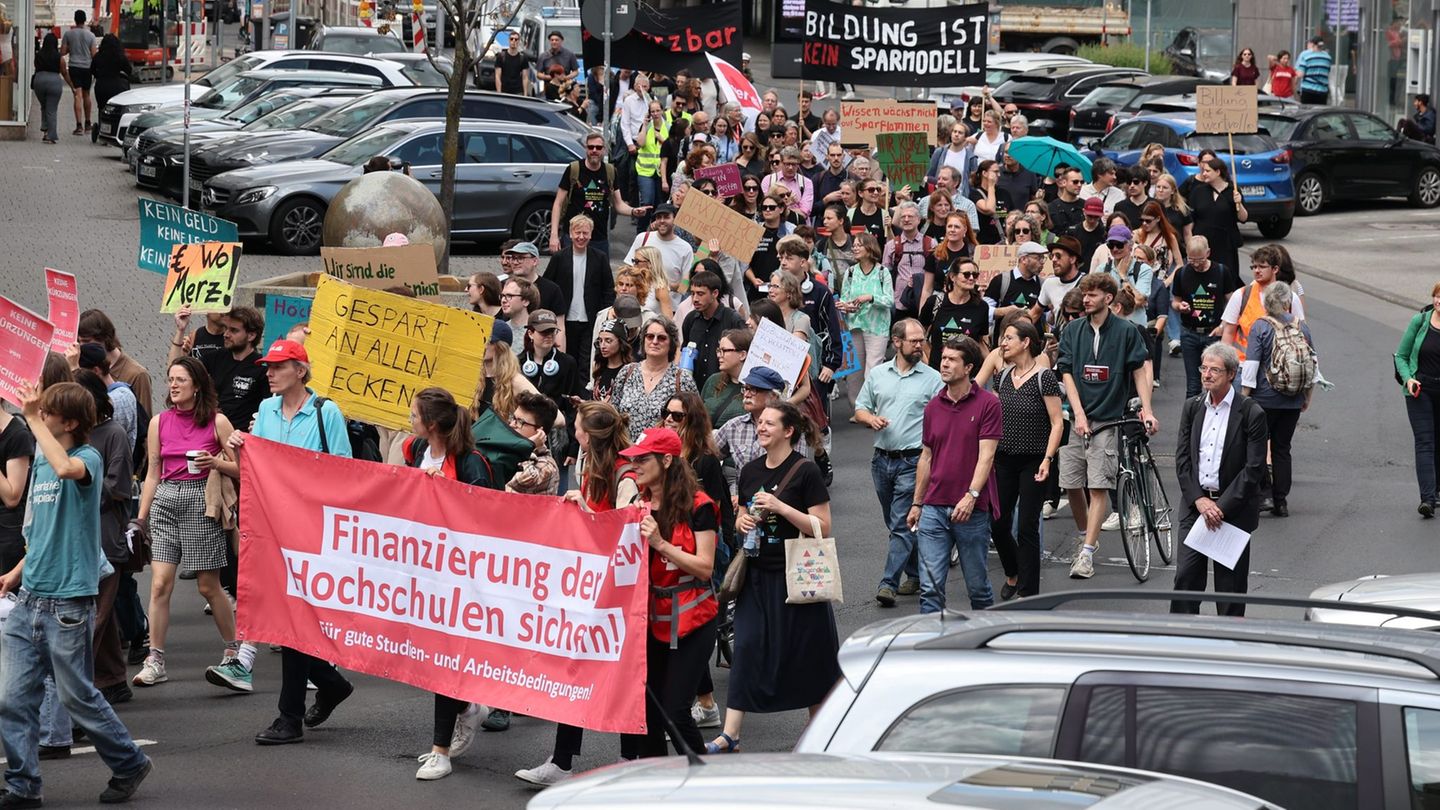 Hochschulpakt: Hochschulen müssen 2026 rund 30 Millionen Euro einsparen