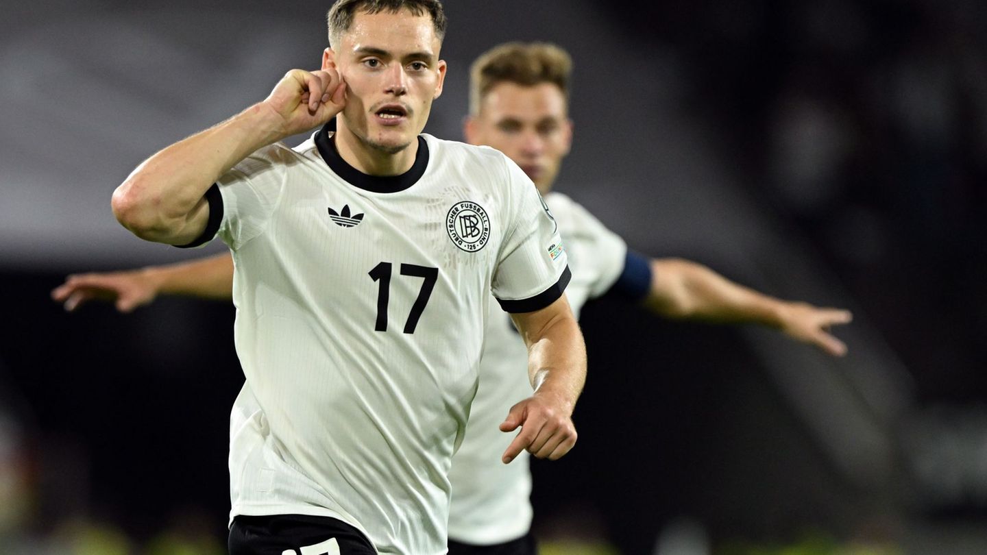 Auszeichnung: Florian Wirtz bekommt Trophäe als Fußballer des Jahres