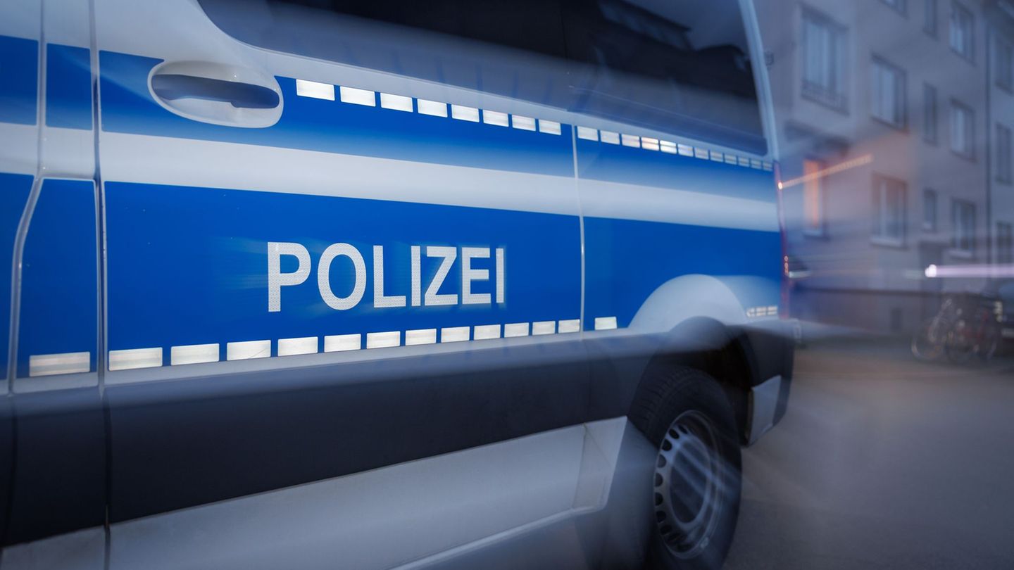 Kriminalität: Drei Unbekannte schlagen in Bremen auf 22-Jährigen ein